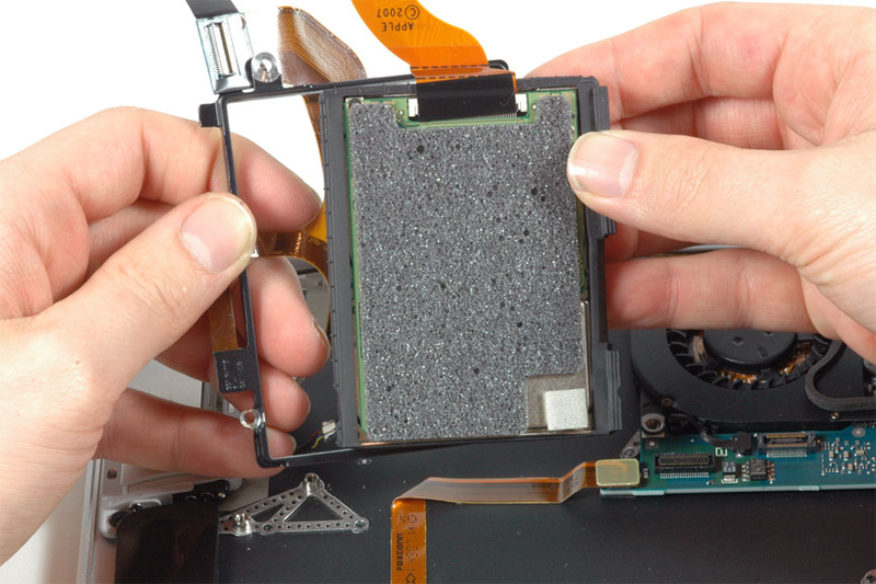 Illustration for article titled MacBook Air Fully Disassembled